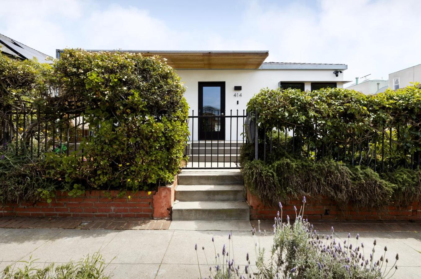 Brooks House Your Venice Escape